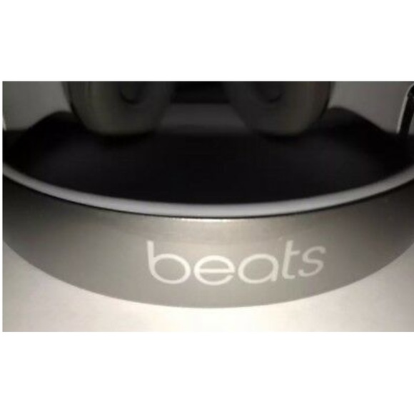 Beats by Dr. Dre Solo2 Wired Headphones- Silver - Picture 3 of 8